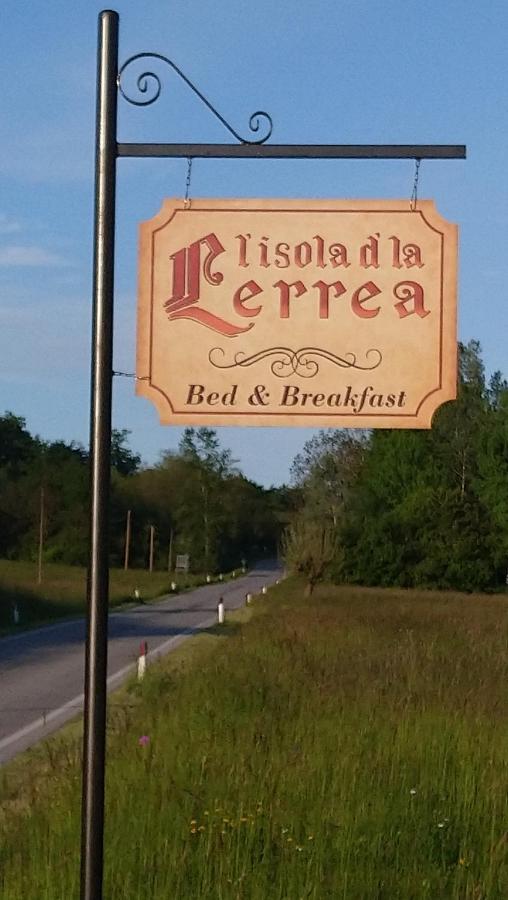 L'Isola Dla Cerrea Acomodação com café da manhã Mombasiglio Exterior foto